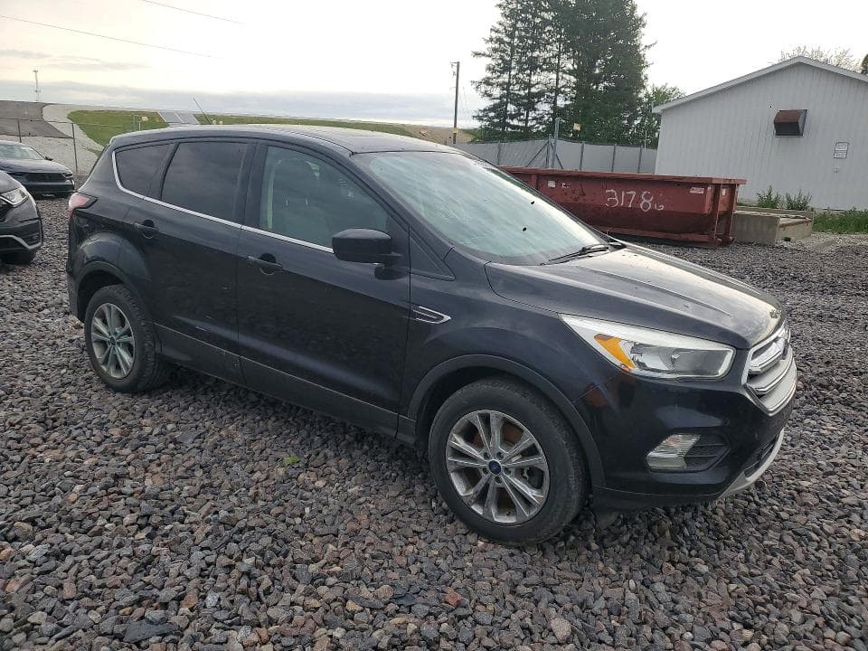 2017 FORD ESCAPE SE 4
