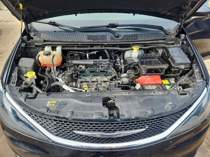 2017 CHRYSLER PACIFICA LX 11