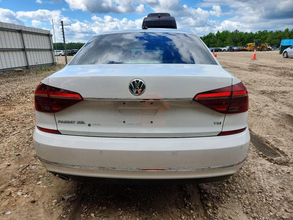 2017 VOLKSWAGEN PASSAT SEL PREMIUM 6