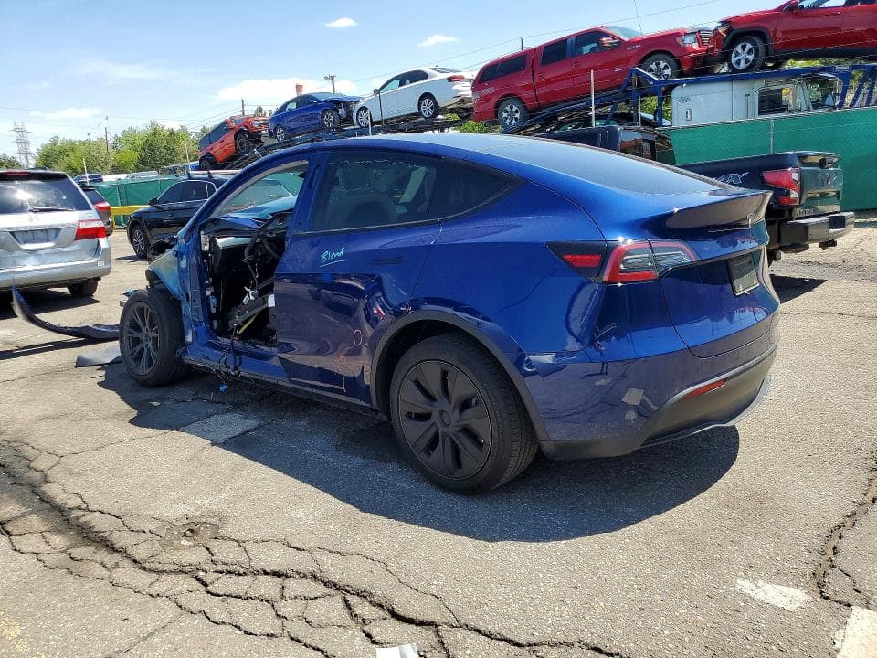 2024 TESLA MODEL Y 2