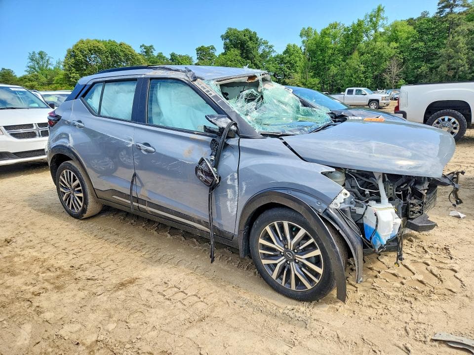 2023 NISSAN KICKS SR 4
