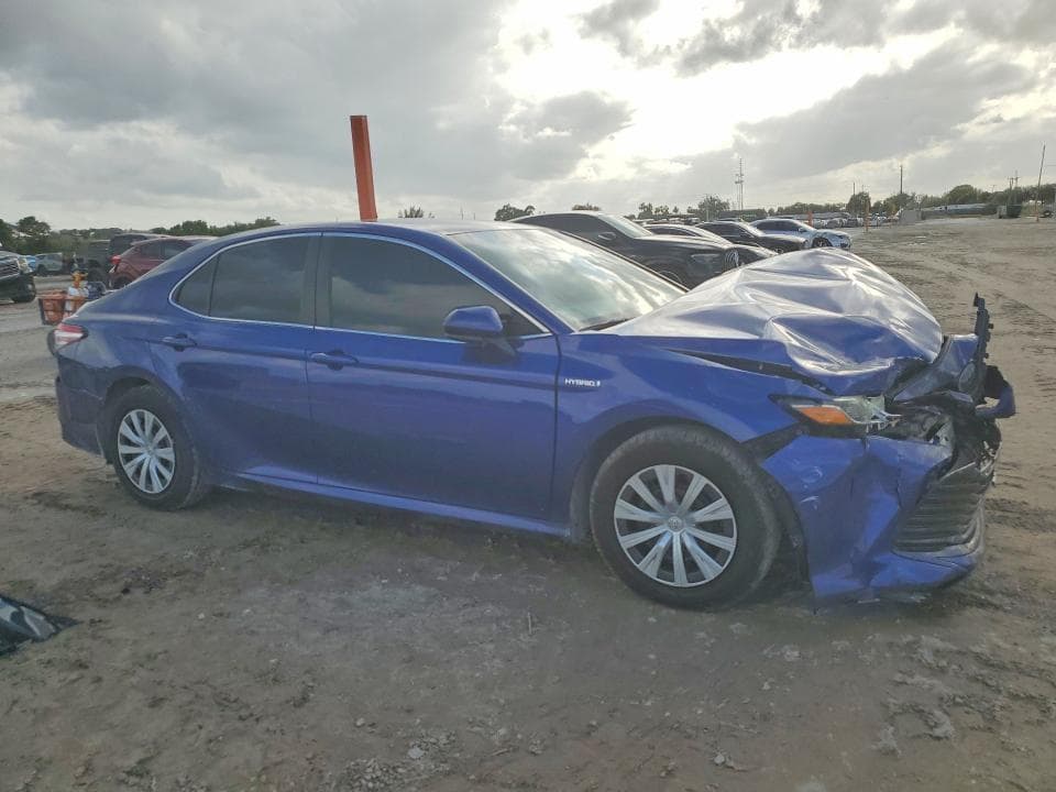 2018 TOYOTA CAMRY LE 4