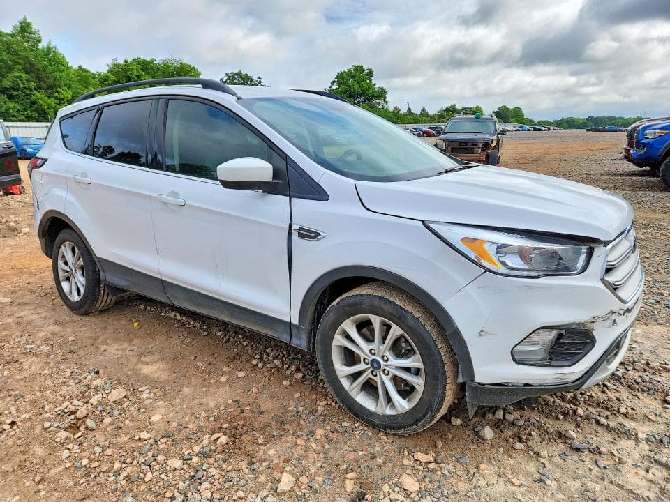 2018 FORD ESCAPE SE 4