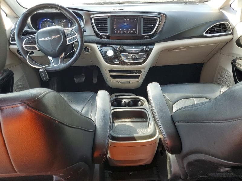 2020 CHRYSLER PACIFICA TOURING L 8