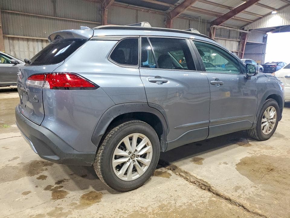 2022 TOYOTA COROLLA CROSS LE 3