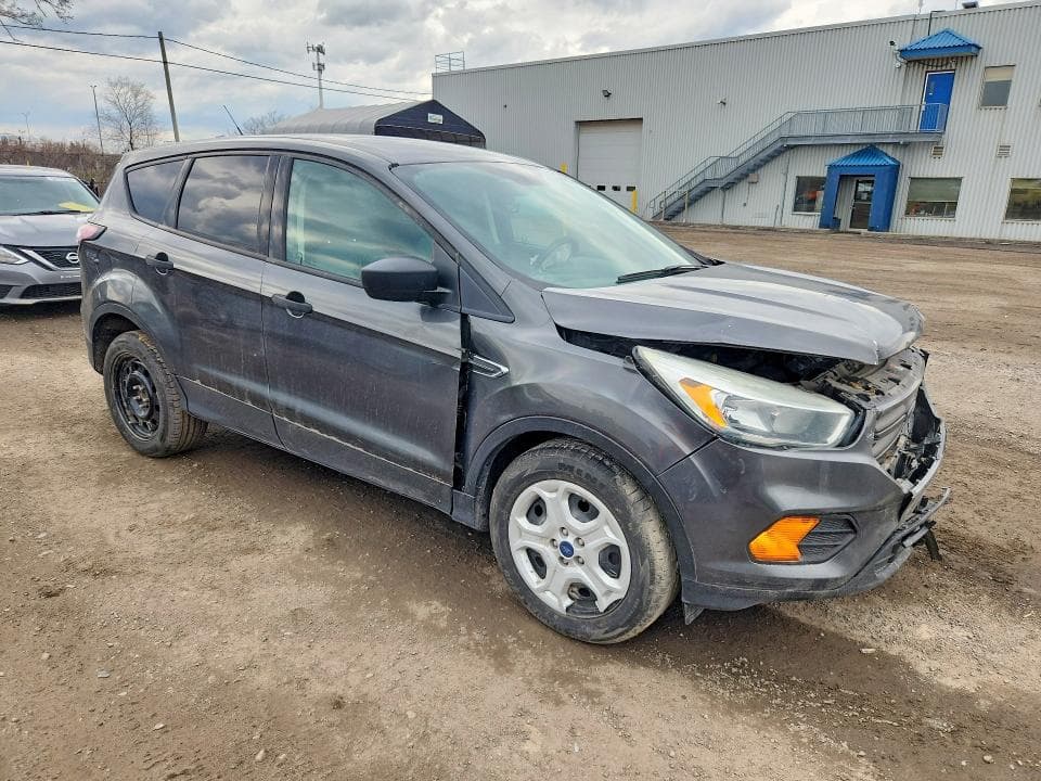 2017 FORD ESCAPE S 4