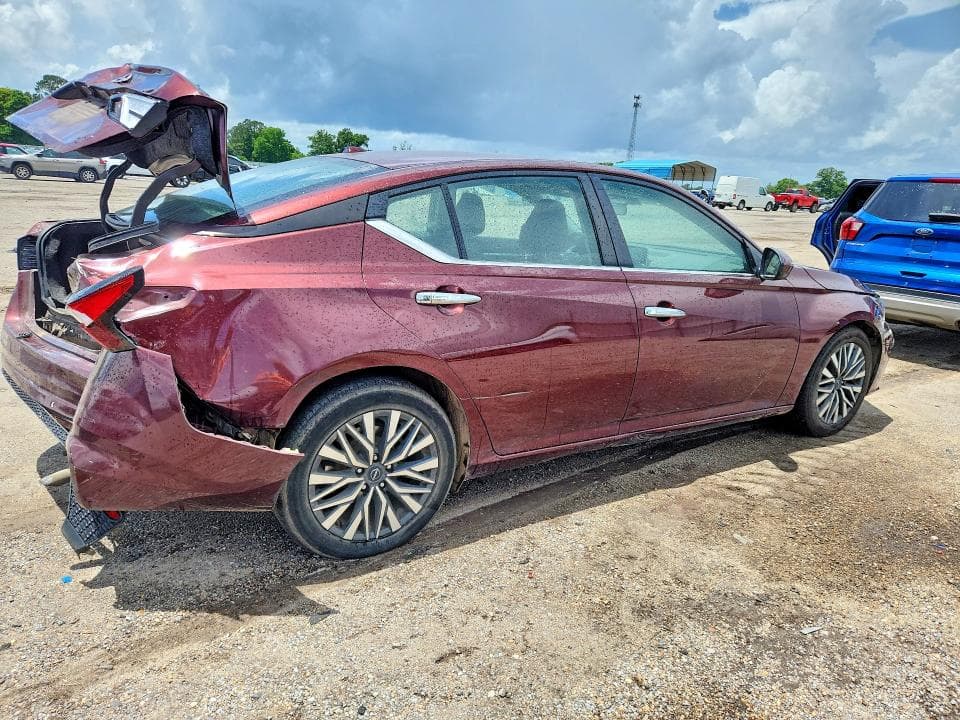 2023 NISSAN ALTIMA SV 3