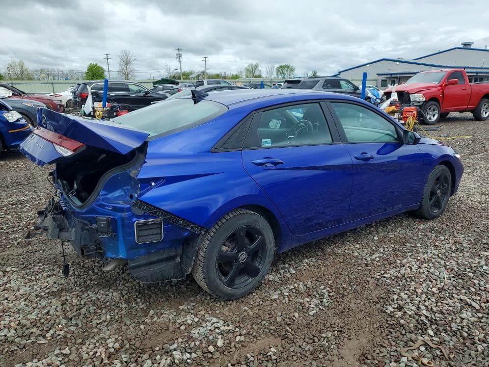 2024 HYUNDAI ELANTRA SE 3