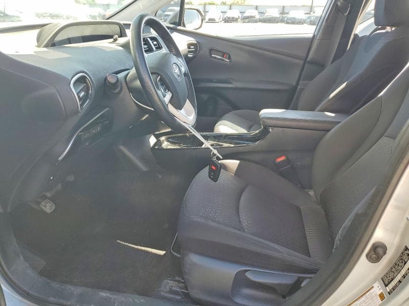 2017 TOYOTA PRIUS THREE 7