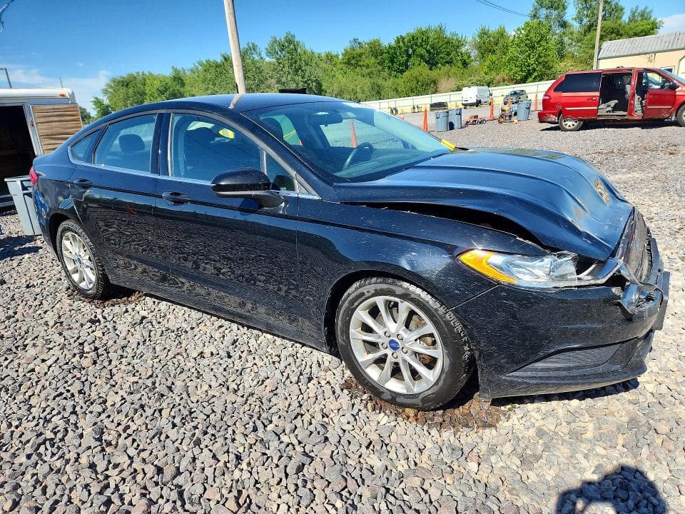 2017 FORD FUSION SE 4