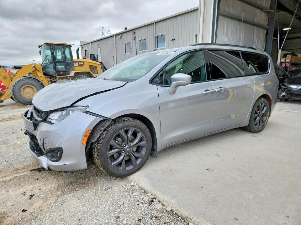 2020 CHRYSLER PACIFICA TOURING - 1