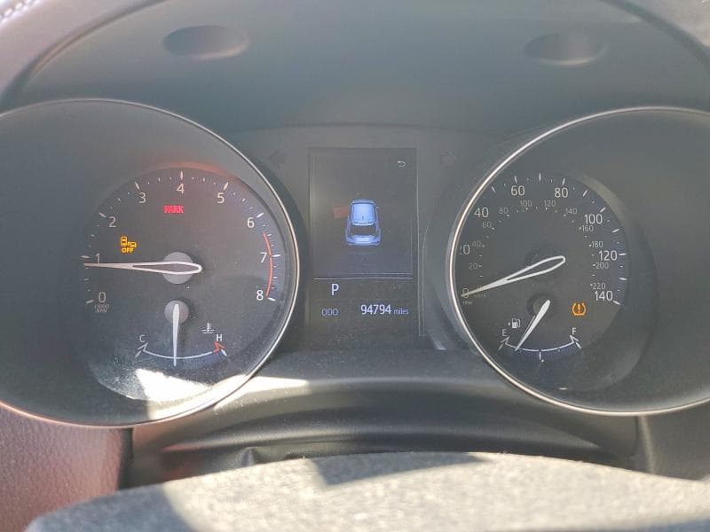 2020 TOYOTA C-HR XLE 9