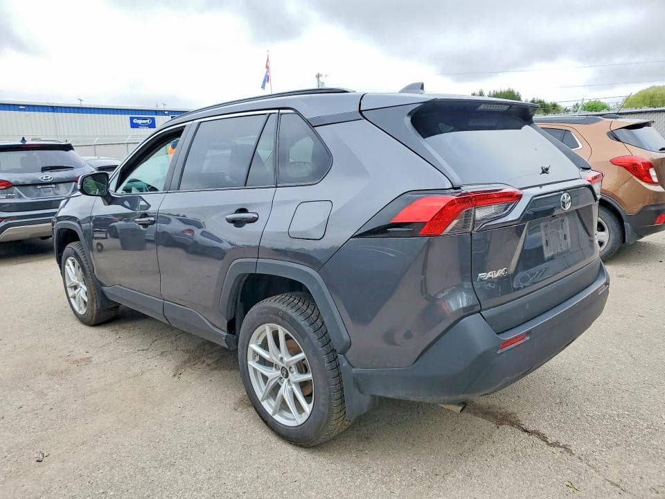 2023 TOYOTA RAV4 XLE 2