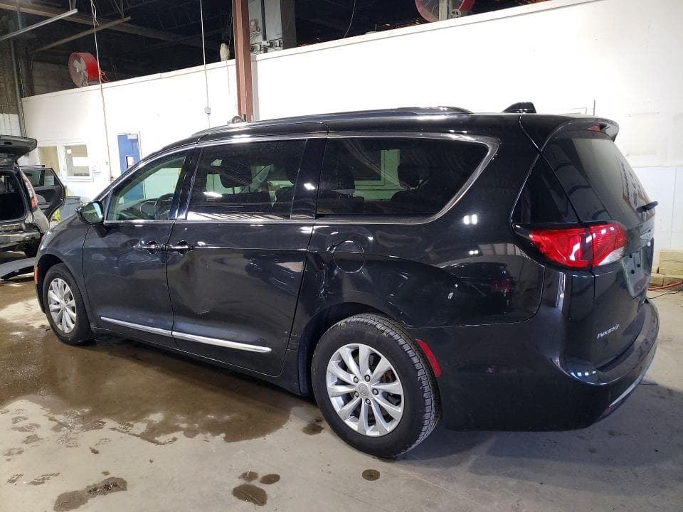 2019 CHRYSLER PACIFICA TOURING L 2