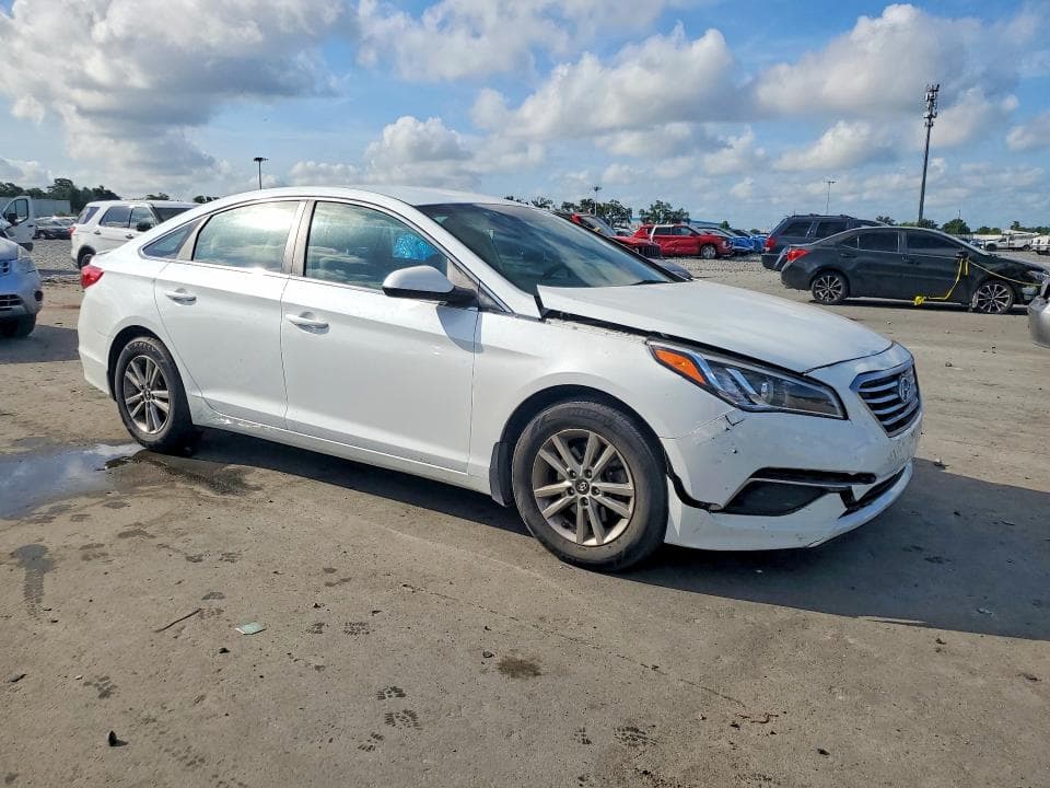 2017 HYUNDAI SONATA SE 4