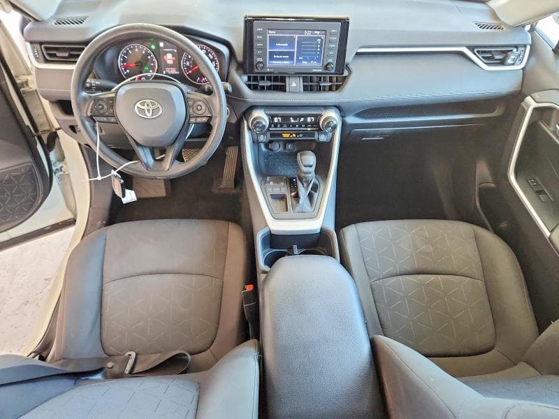2022 TOYOTA RAV4 XLE 8