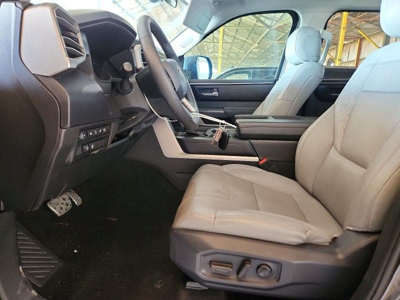 2023 TOYOTA TUNDRA SR5 7
