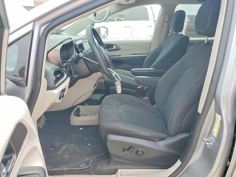 2021 CHRYSLER VOYAGER LX 7
