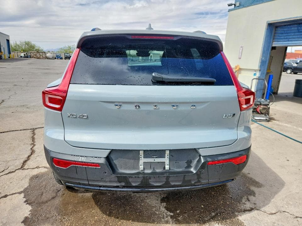 2026 VOLVO XC40 PLUS 6