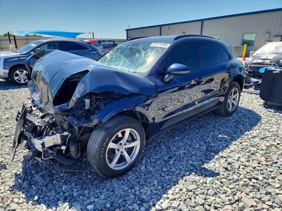 2018 PORSCHE MACAN - 1