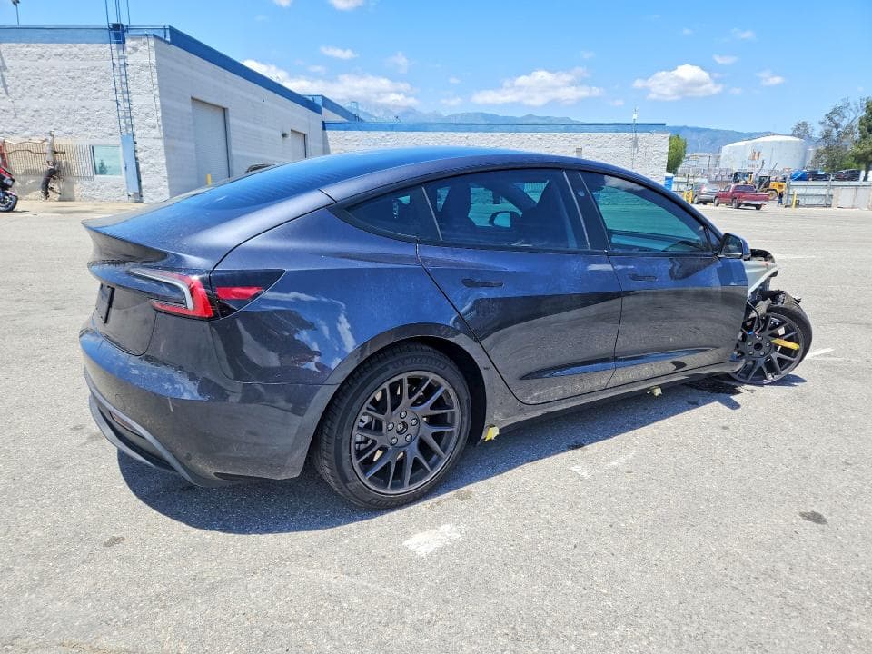 2025 TESLA MODEL 3 3