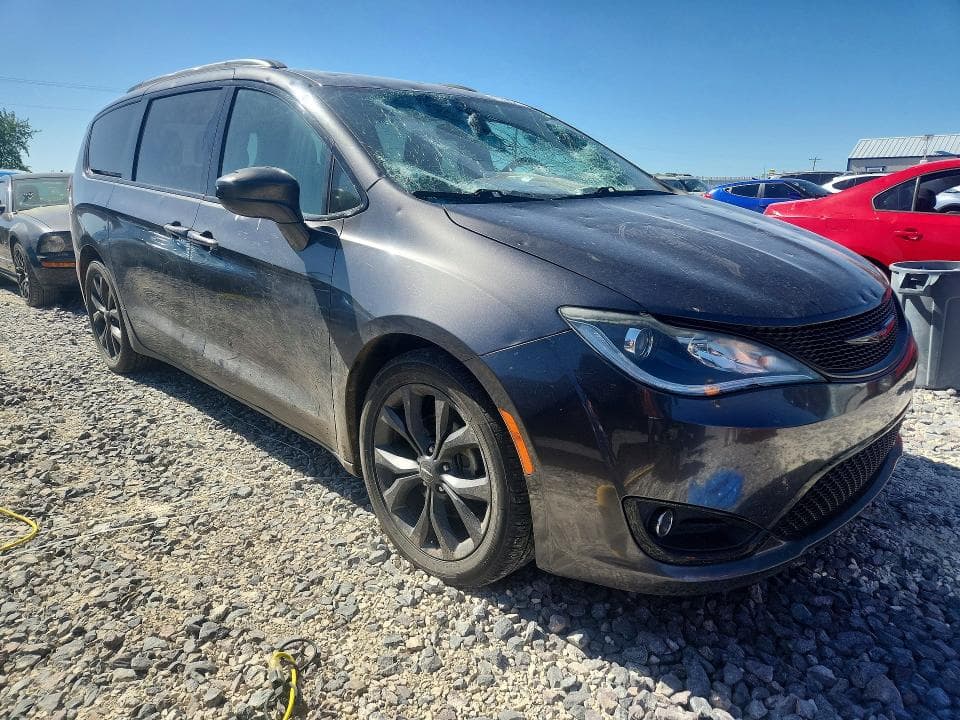 2019 CHRYSLER PACIFICA T 4