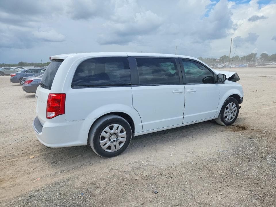 2018 DODGE GRAND CARAVAN SE 3