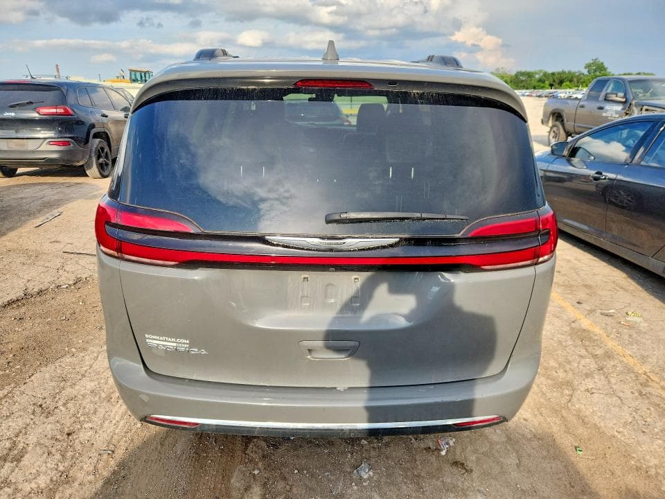 2022 CHRYSLER PACIFICA TOURING L 6