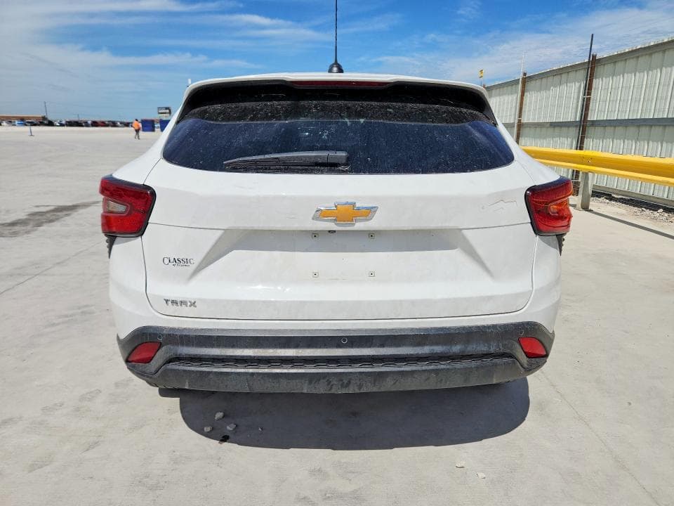 2025 CHEVROLET TRAX LS 6