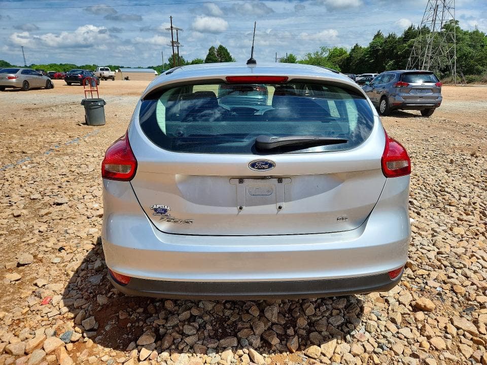 2017 FORD FOCUS SE 6