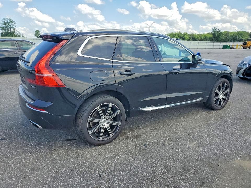 2018 VOLVO XC60 T6 3