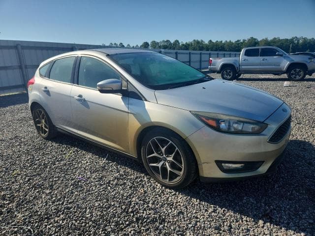 2017 FORD FOCUS SEL 4
