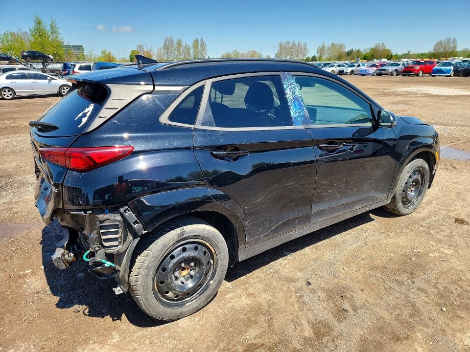 2023 HYUNDAI KONA SE 3