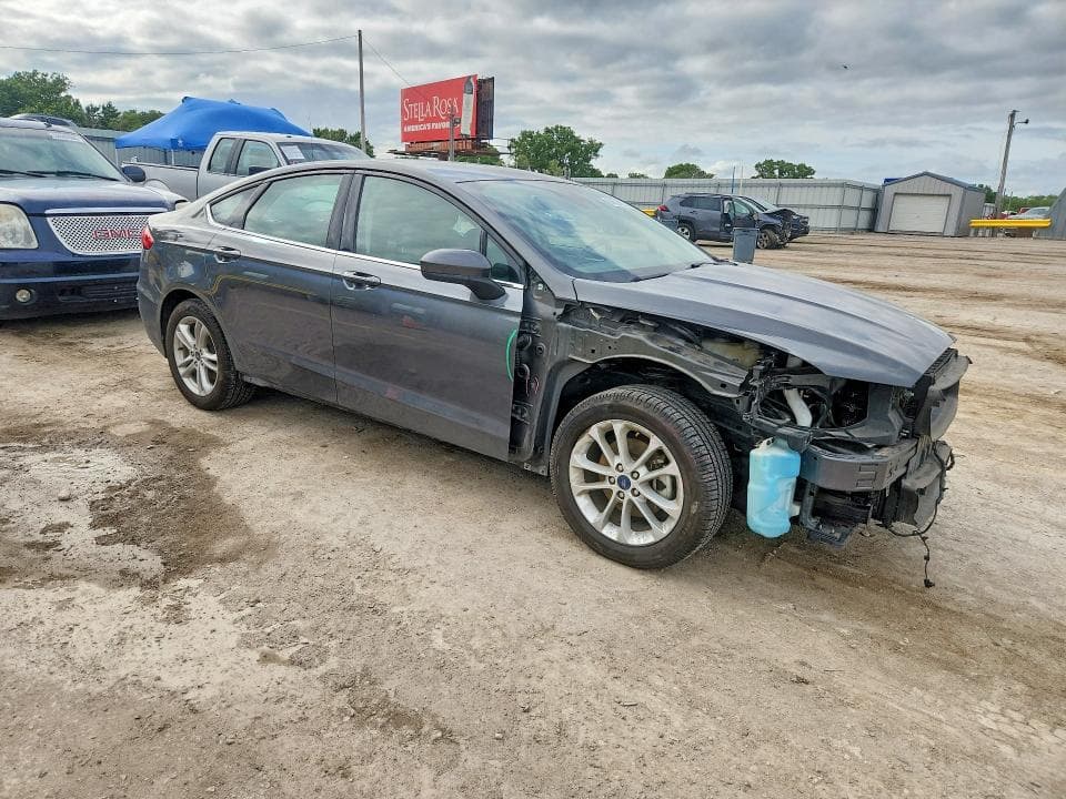 2019 FORD FUSION SE 4