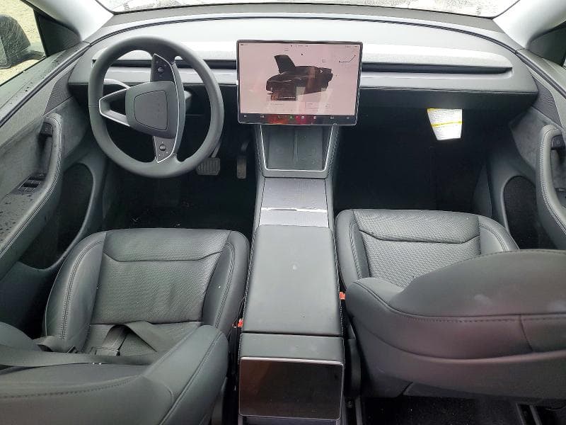 2026 TESLA MODEL Y 8