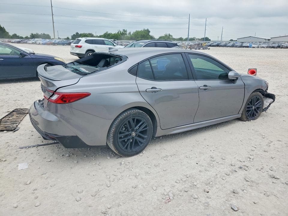 2025 TOYOTA CAMRY SE 3
