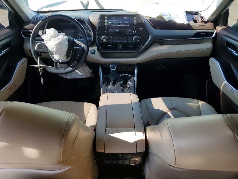 2022 TOYOTA HIGHLANDER XLE 8