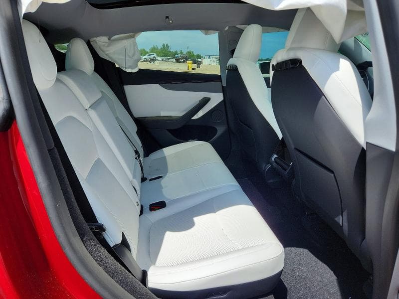 2026 TESLA MODEL Y 10