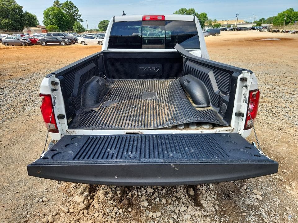2019 RAM 1500 CLASSIC SLT 12