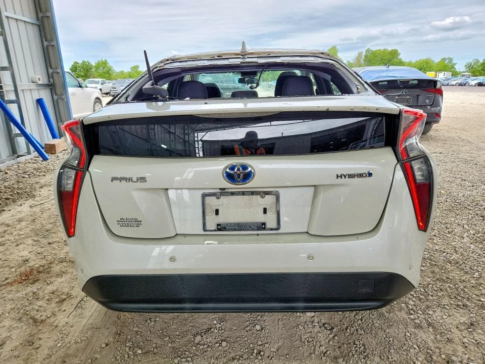 2017 TOYOTA PRIUS TWO 6