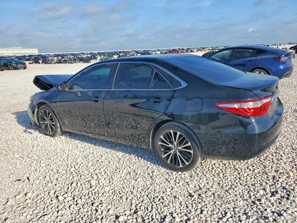 2017 TOYOTA CAMRY LE 2