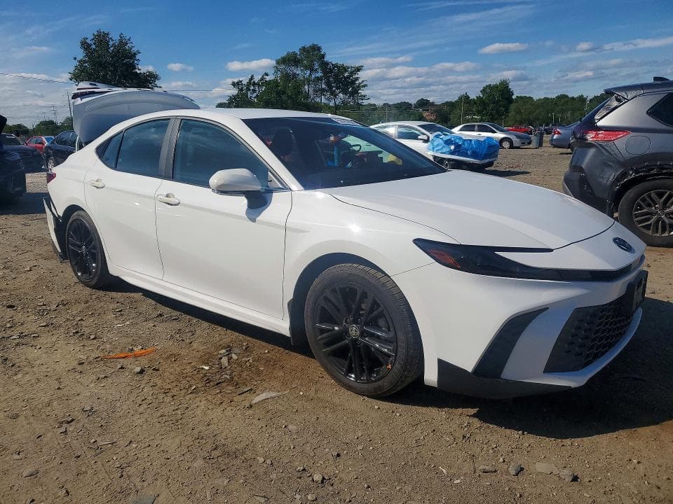 2025 TOYOTA CAMRY SE 4