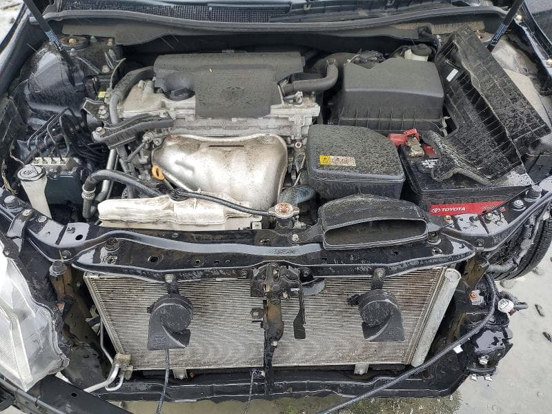 2017 TOYOTA CAMRY SE 11