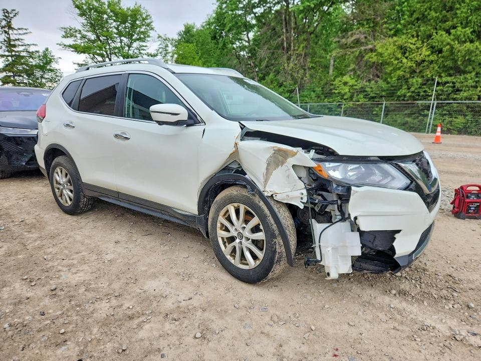 2017 NISSAN ROGUE SV 4