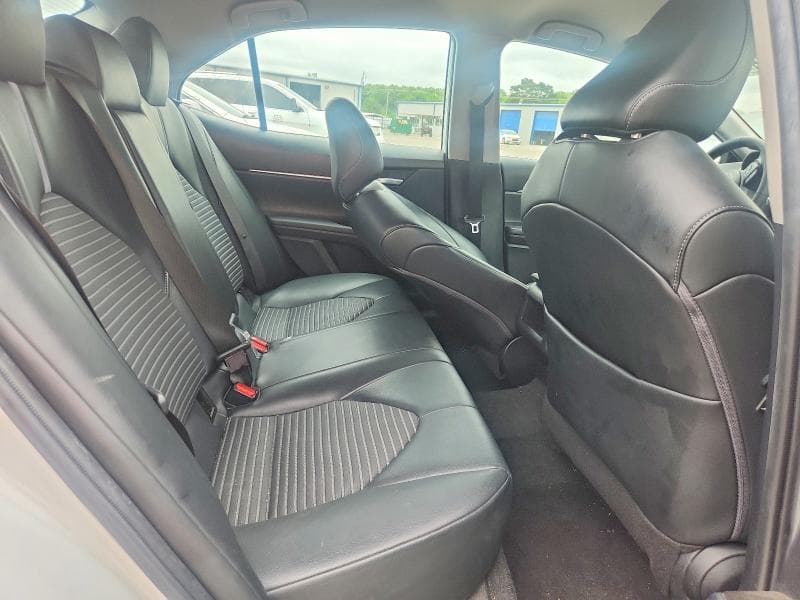 2022 TOYOTA CAMRY SE 10
