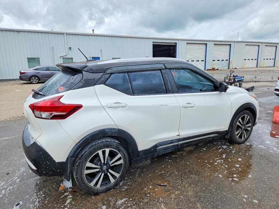2019 NISSAN KICKS SR 3