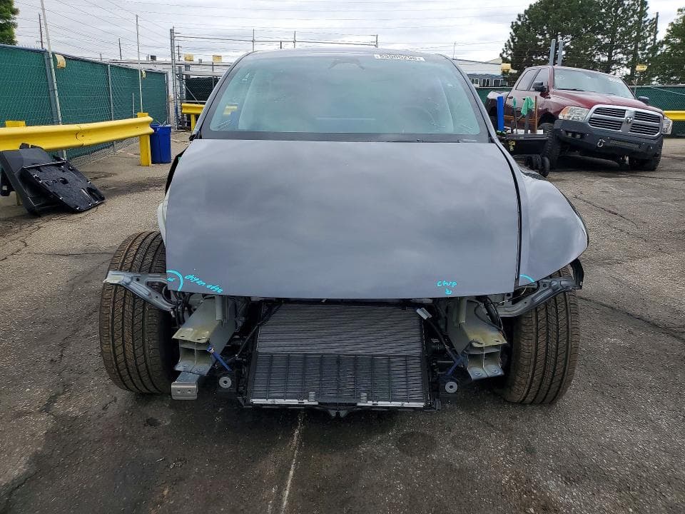2026 TESLA MODEL Y 5