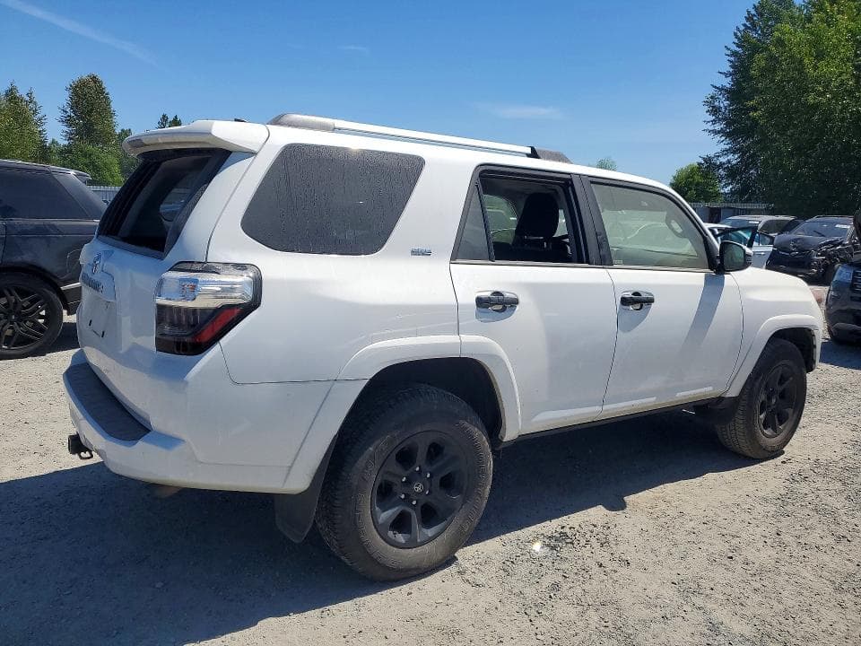 2024 TOYOTA 4RUNNER SR5 3