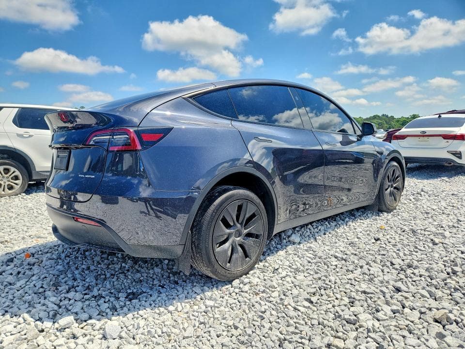 2025 TESLA MODEL Y 3