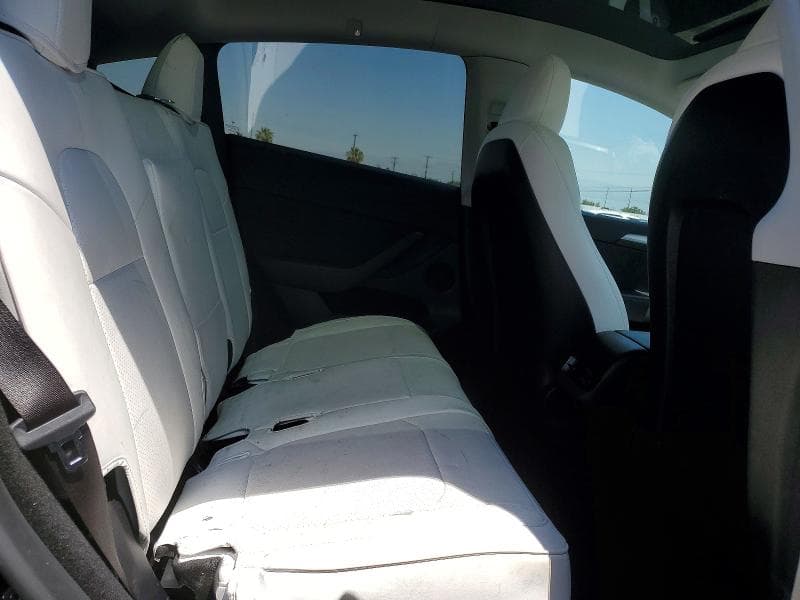 2024 TESLA MODEL Y 10